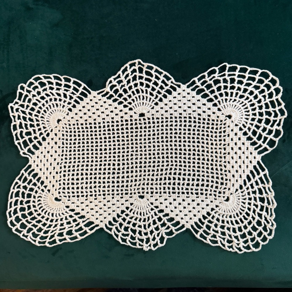 Vintage Handmade Crochet Doily Cream Off White Scalloped Edge Rectangle 17x12